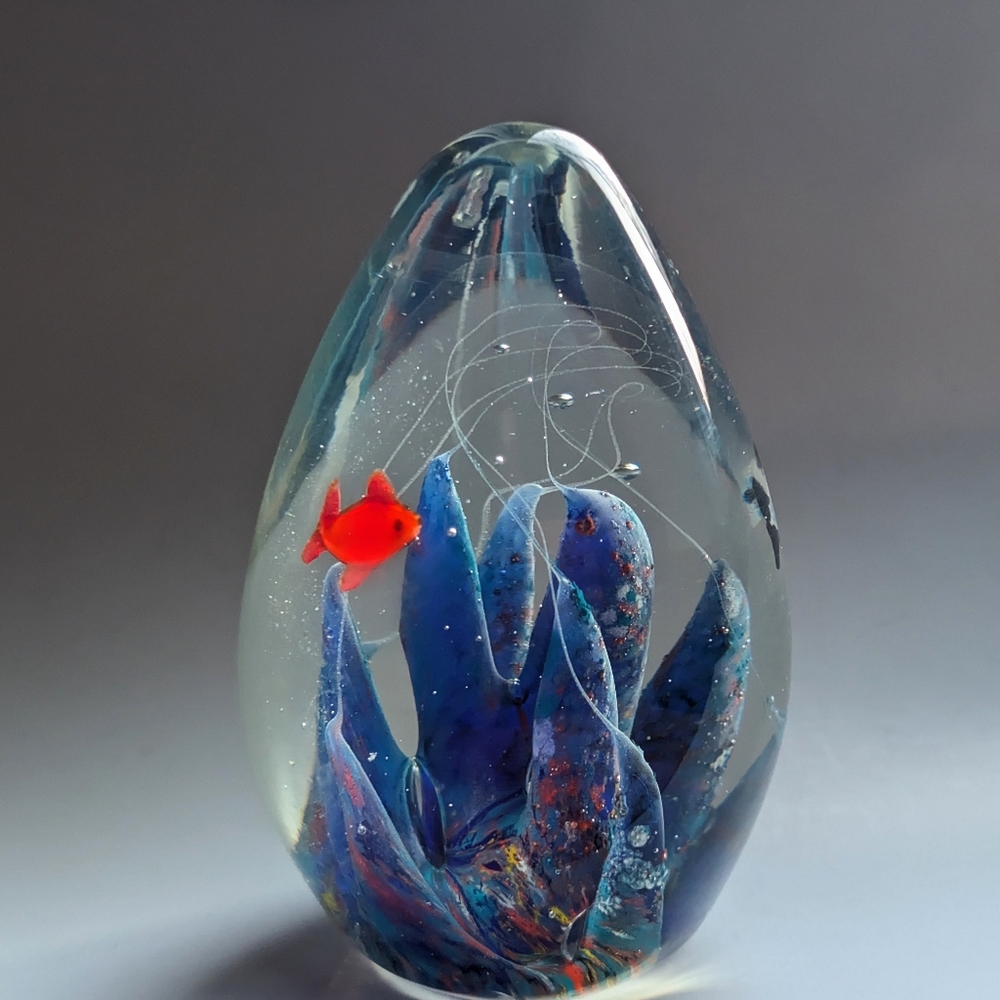 Vintage Murano Aquarium Fish Blown Glass Paperweight